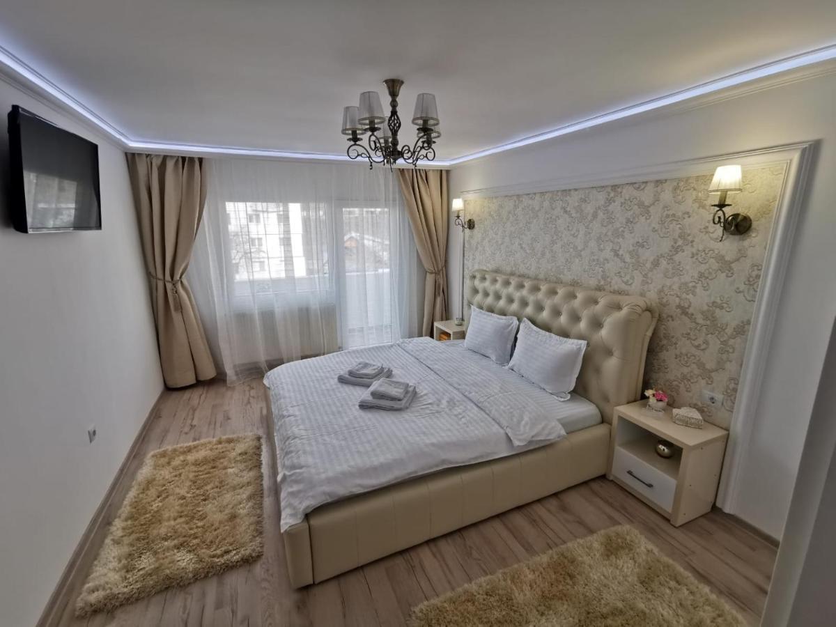 Apartament Gold Luxury Apartment Tirgu Ocna Bagian luar foto