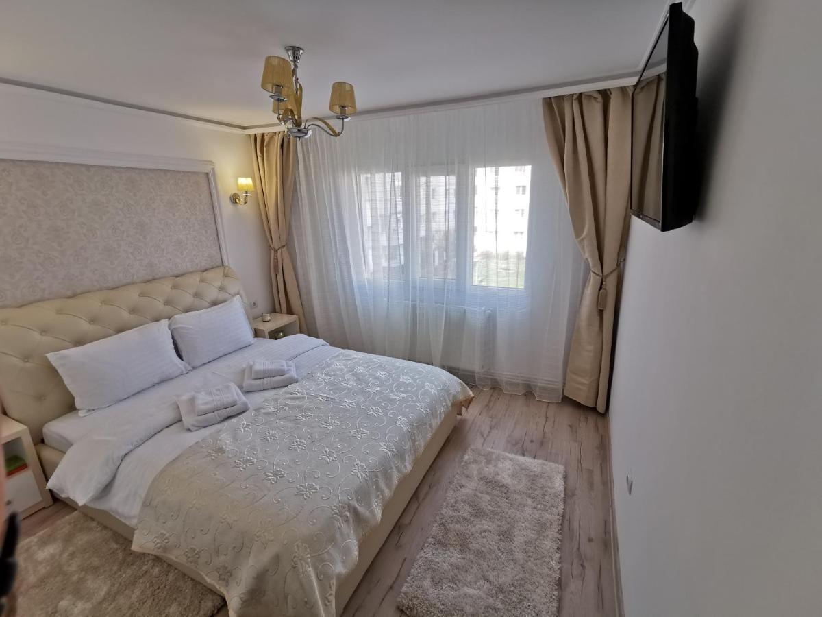 Apartament Gold Luxury Apartment Tirgu Ocna Bagian luar foto